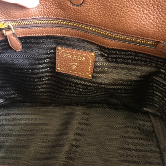 Prada bag - Picture 4 of 8